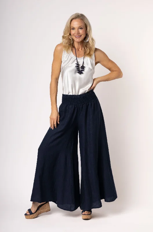 Diana Pant in Navy