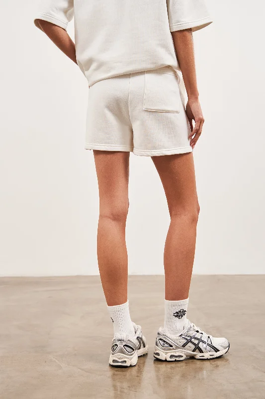 MINIMAL EMBLEM BOYFRIEND SHORTS - OFF WHITE