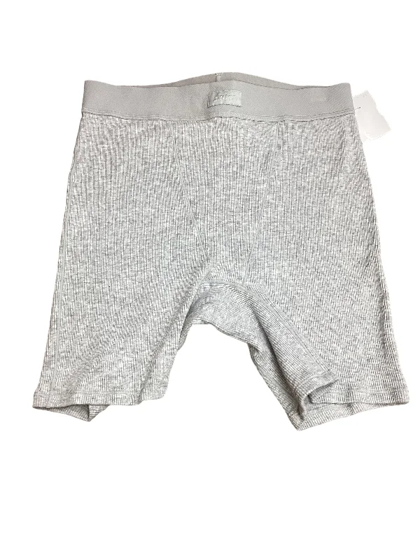 Shorts By Skims In Grey, Size: S